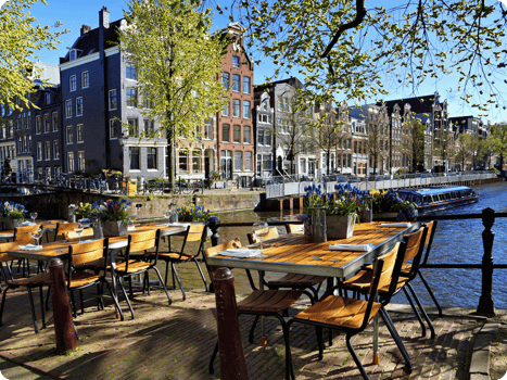 Use your Currensea travel debit card in any restaurant in Amsterdam that accepts Mastercard